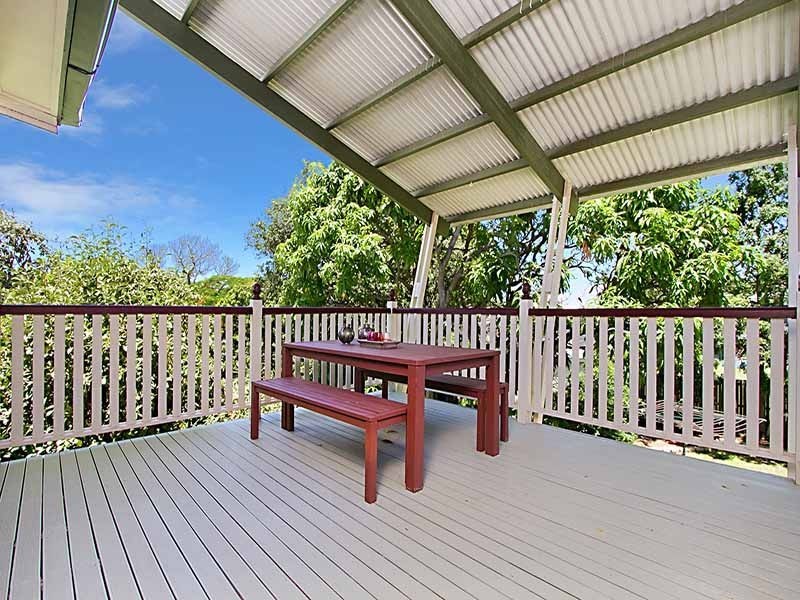 13A Thomas Street, Greenslopes QLD 4120