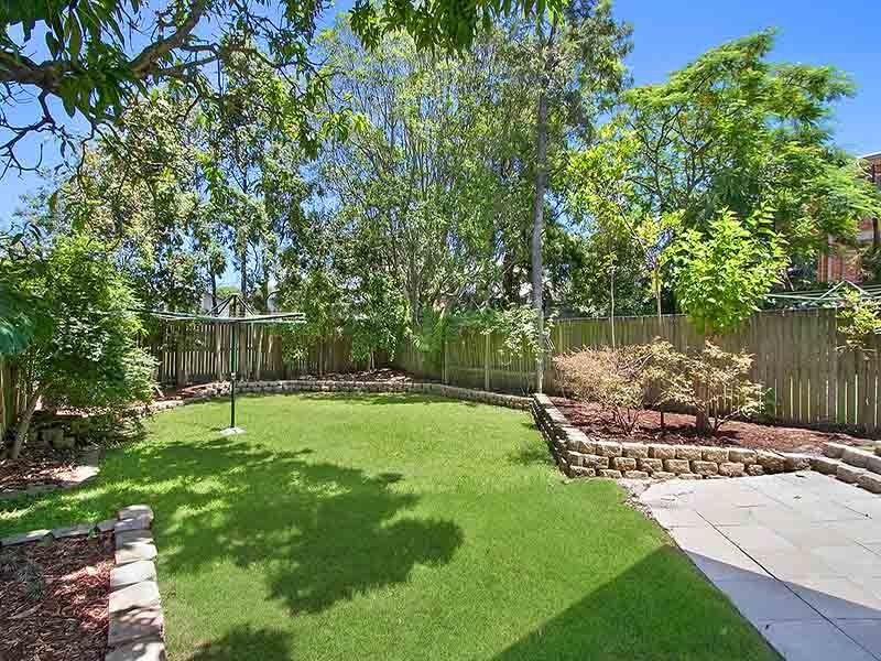 13A Thomas Street, Greenslopes QLD 4120