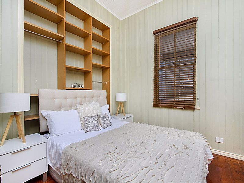 13A Thomas Street, Greenslopes QLD 4120