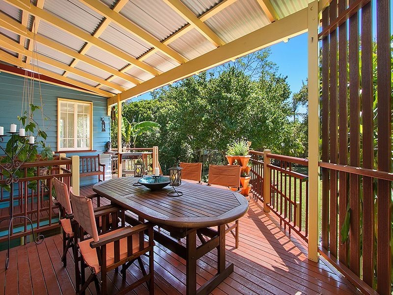 68 Real Avenue, Norman Park QLD 4170