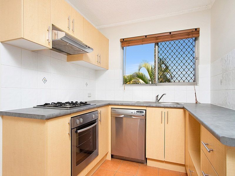 2/16 Ernest Street, Greenslopes QLD 4120