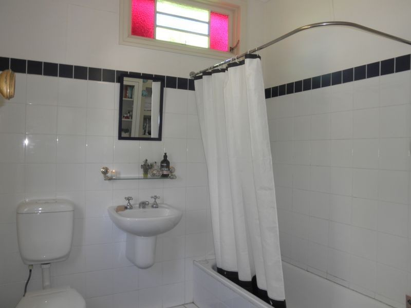 33 Woodrow Drive, Coorparoo QLD 4151