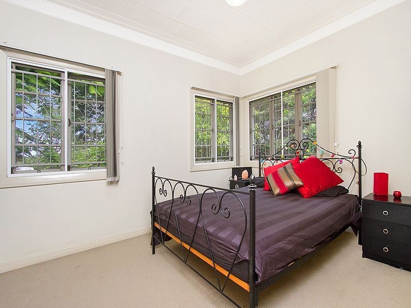 2 Horsington Drive, Morningside QLD 4170