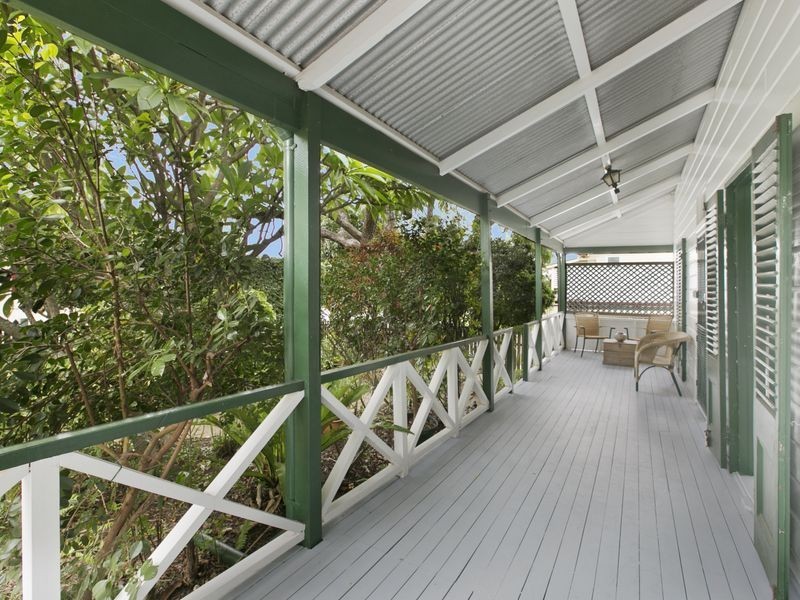 16 St Leonards Street, Coorparoo QLD 4151