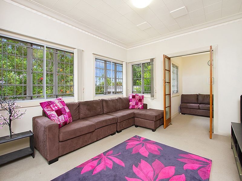 2 Horsington Drive, Morningside QLD 4170
