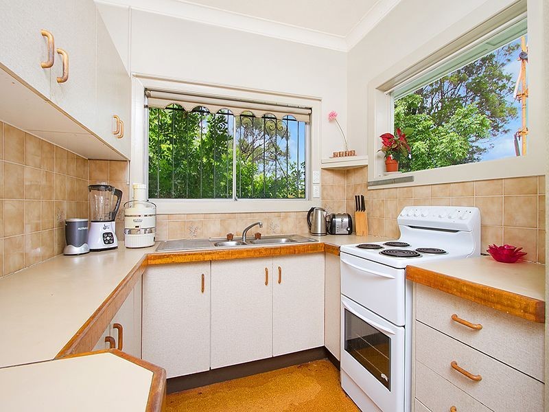 2 Horsington Drive, Morningside QLD 4170