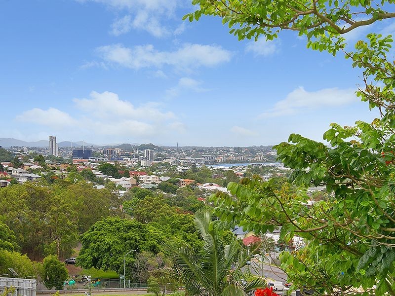 2 Horsington Drive, Morningside QLD 4170