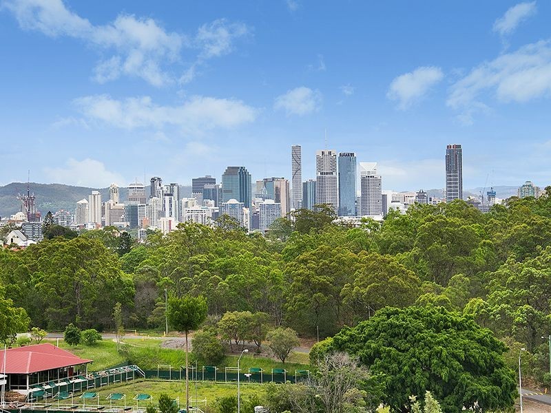 2 Horsington Drive, Morningside QLD 4170