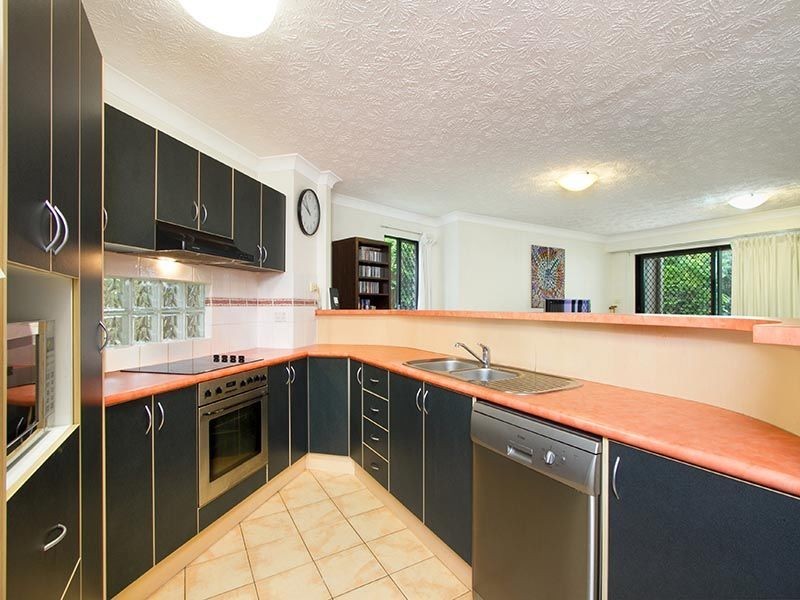 1/13 Vectis Street, Norman Park QLD 4170