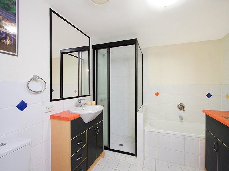 1/13 Vectis Street, Norman Park QLD 4170