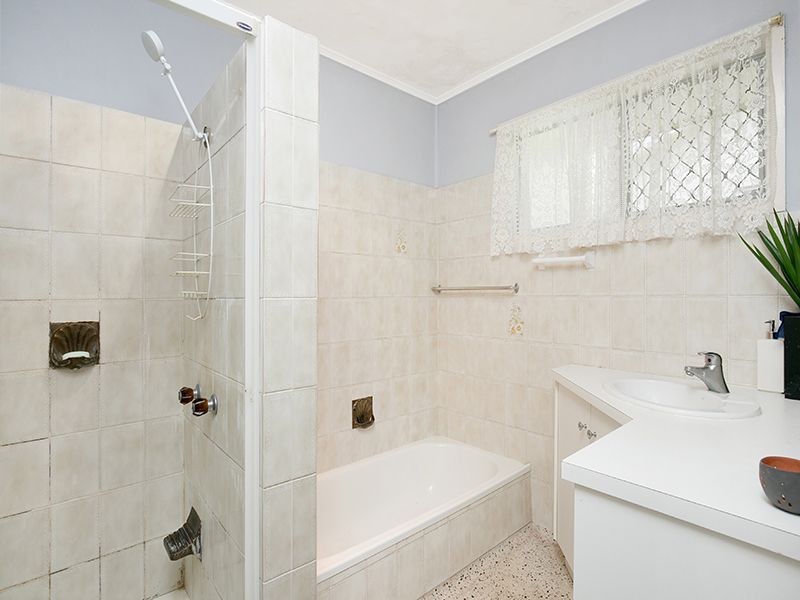 11 Larwood Street, Upper Mount Gravatt QLD 4122