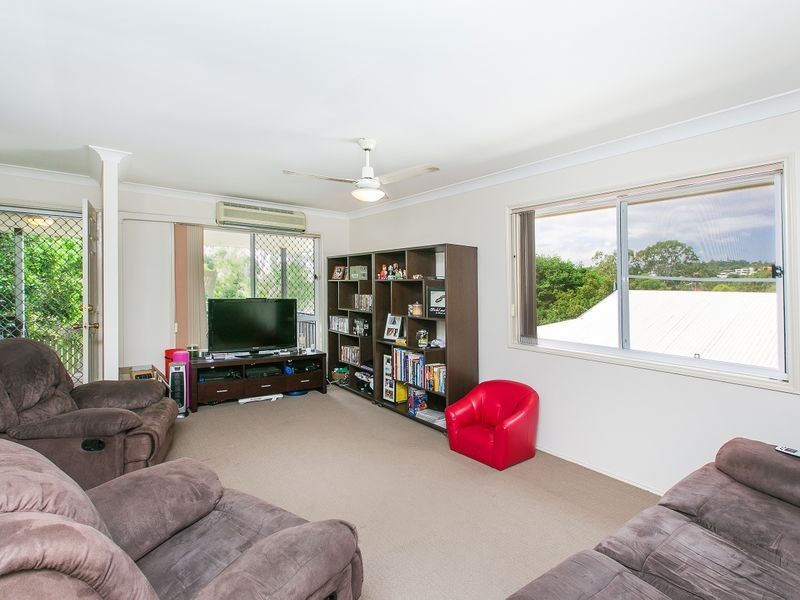 63 Roseglen Street, Greenslopes QLD 4120