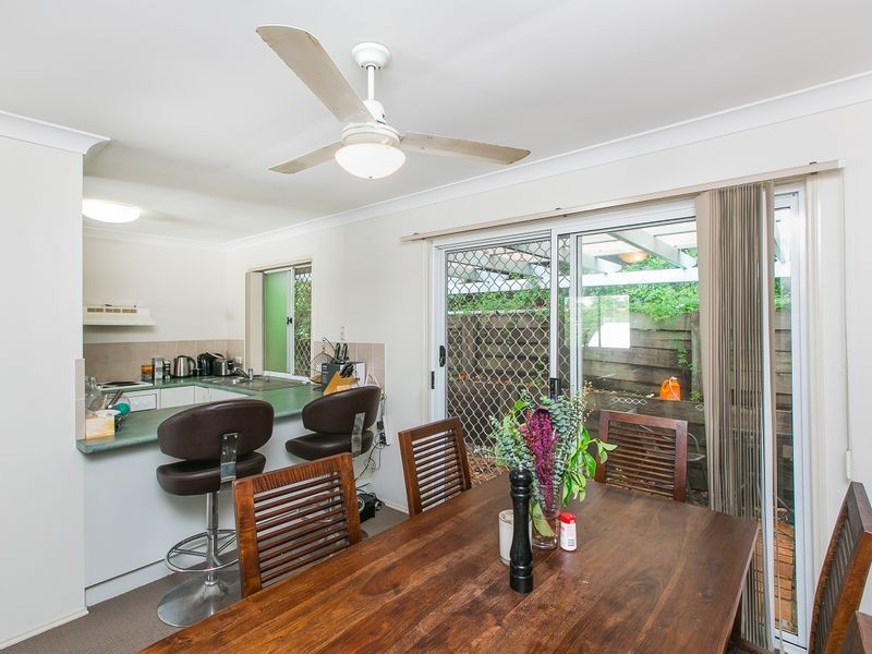 63 Roseglen Street, Greenslopes QLD 4120