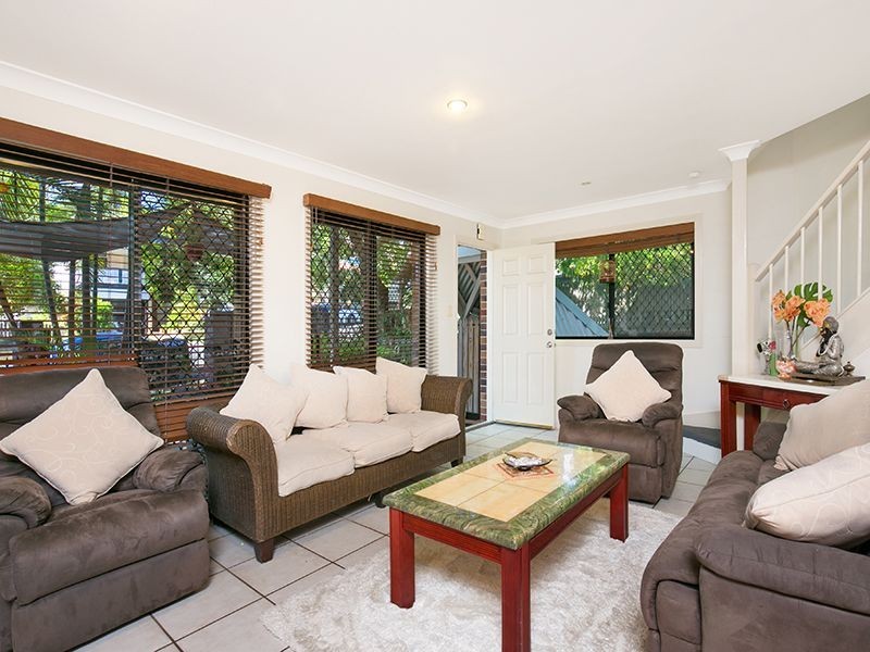 1/12 Newton Street, Coorparoo QLD 4151