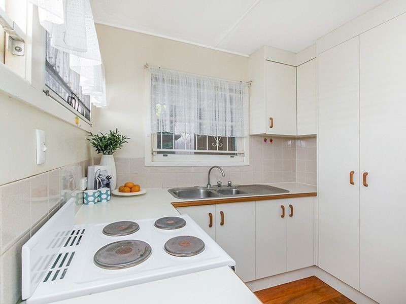 432 Nursery Road, Holland Park QLD 4121