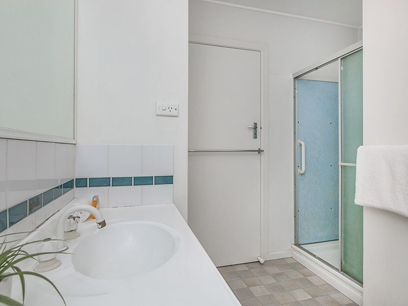 432 Nursery Road, Holland Park QLD 4121