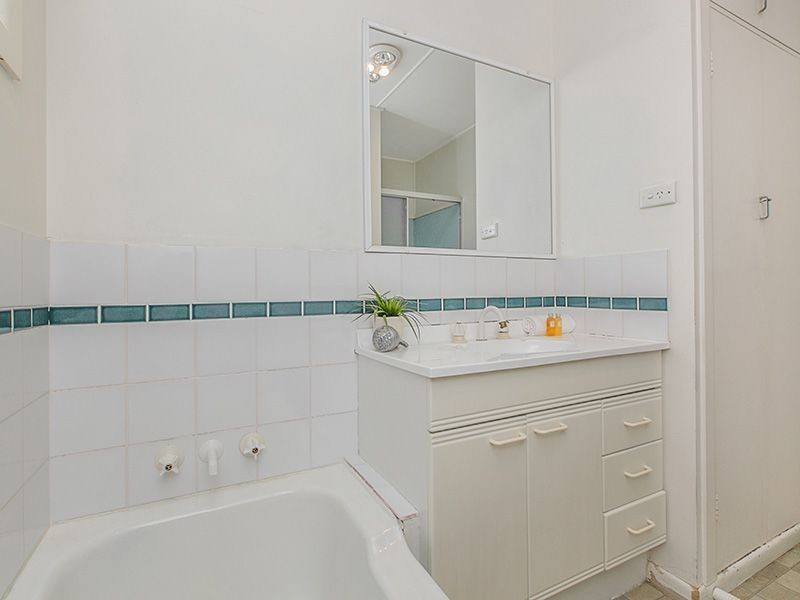 432 Nursery Road, Holland Park QLD 4121