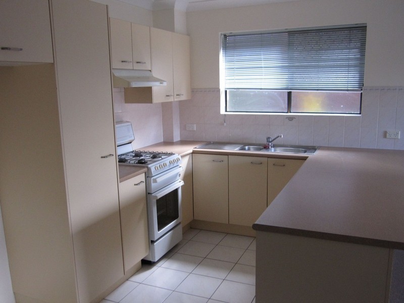 1/284 Cavendish Road, Coorparoo QLD 4151