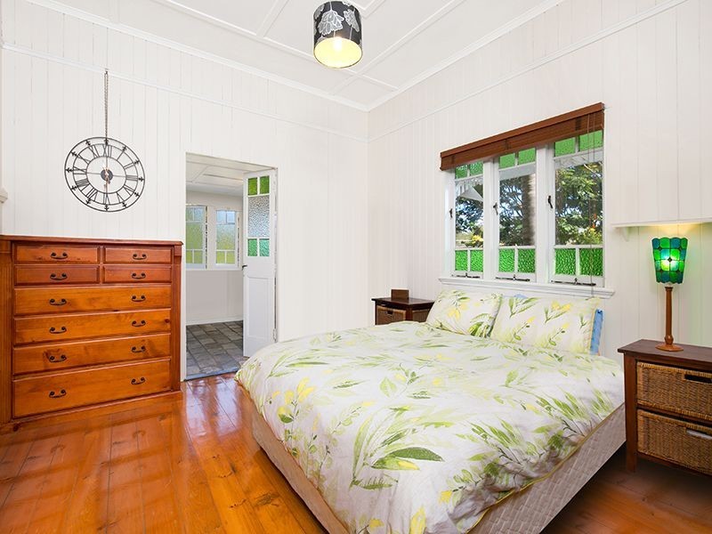 26 Brown Street, Camp Hill QLD 4152