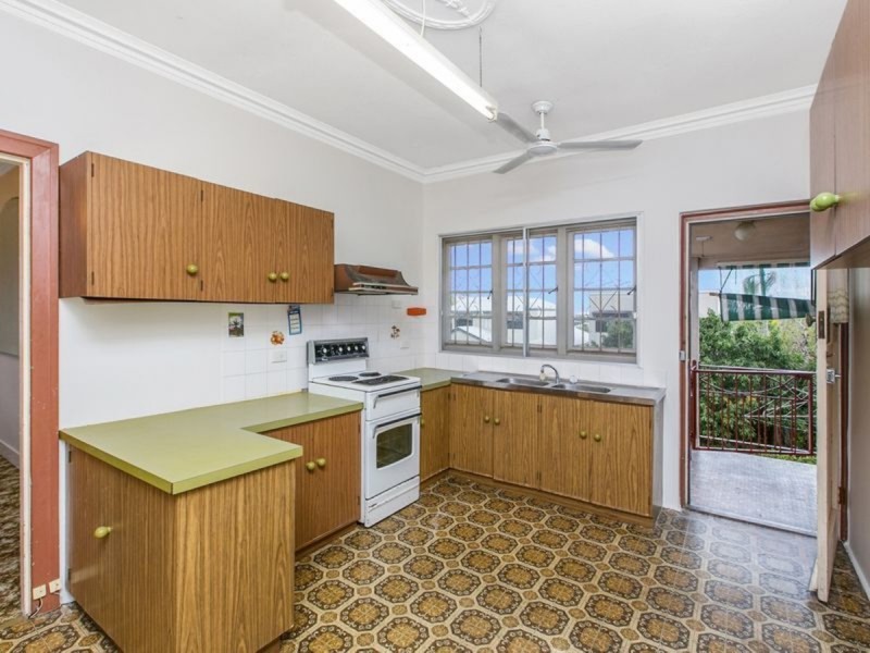 102 Newman Avenue, Camp Hill QLD 4152