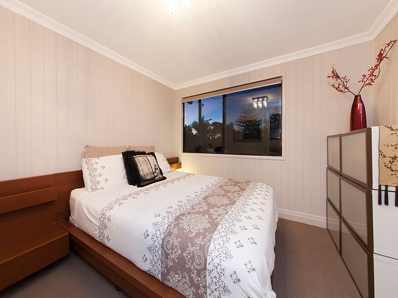 25 Salisbury Street, Coorparoo QLD 4151