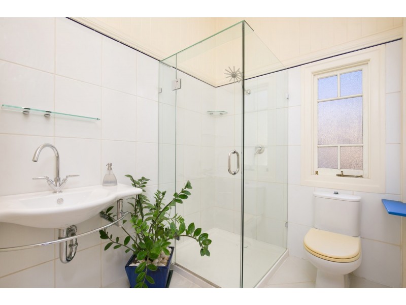 238 Bennetts Road, Norman Park QLD 4170