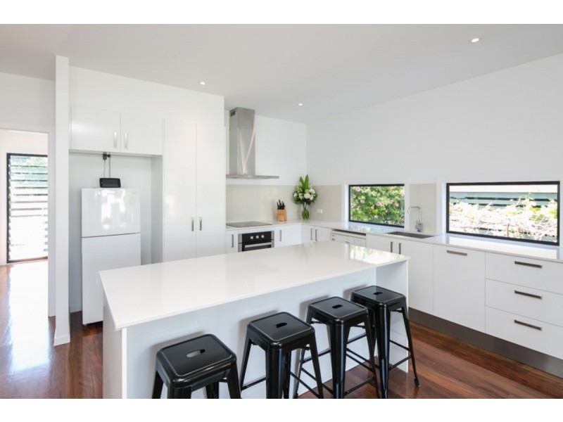 86 Thomas Street, Birkdale QLD 4159