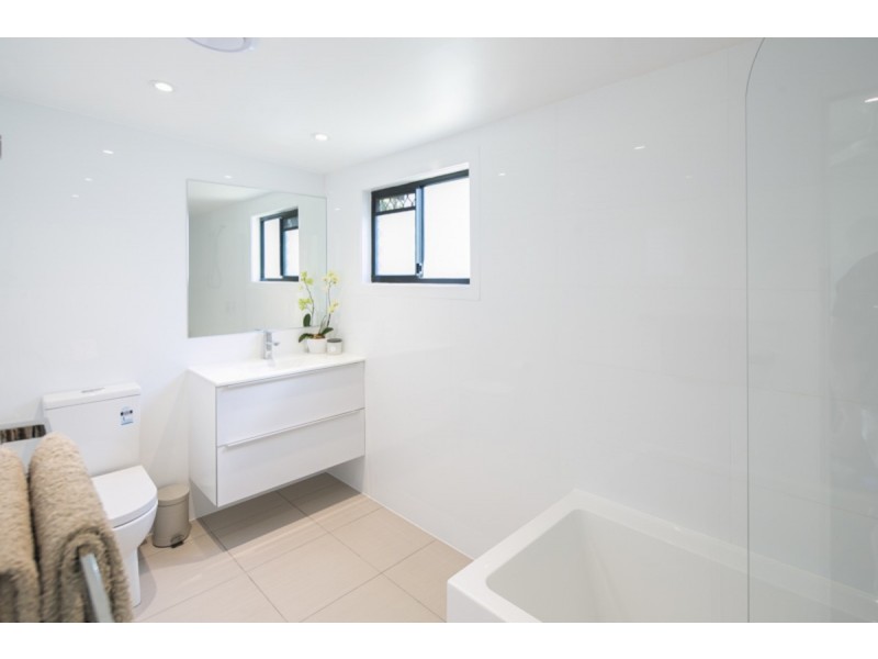 86 Thomas Street, Birkdale QLD 4159