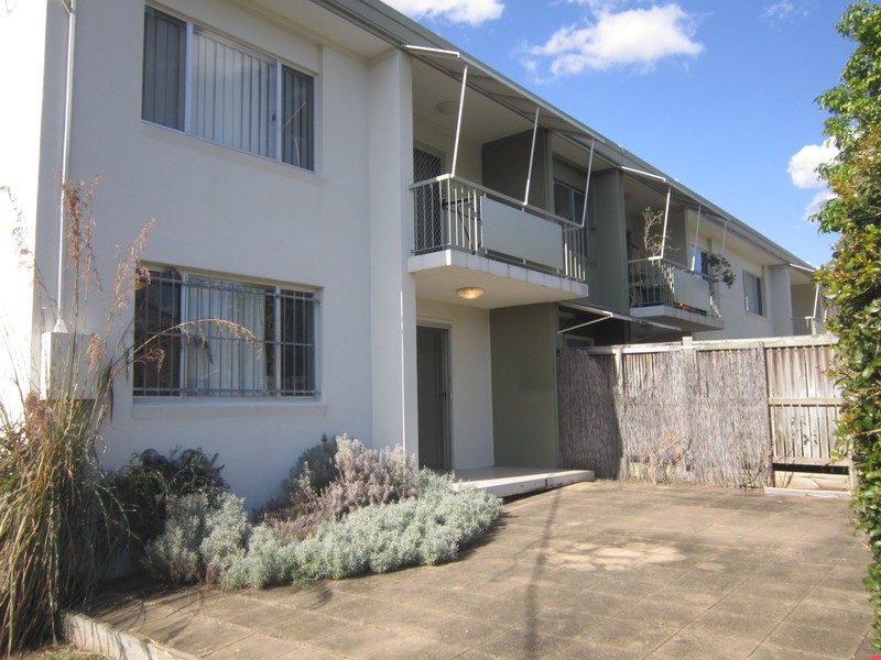 1/57 Rutland Street, Coorparoo QLD 4151