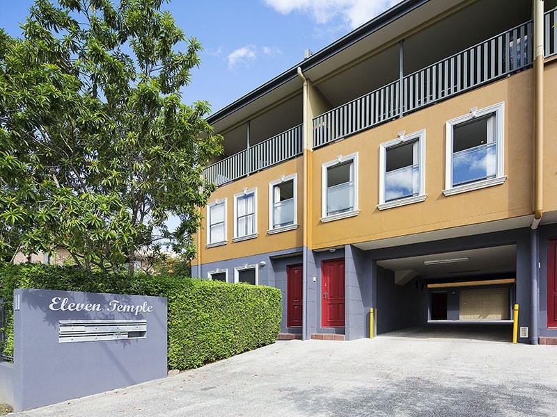 2/11 Temple Street, Coorparoo QLD 4151