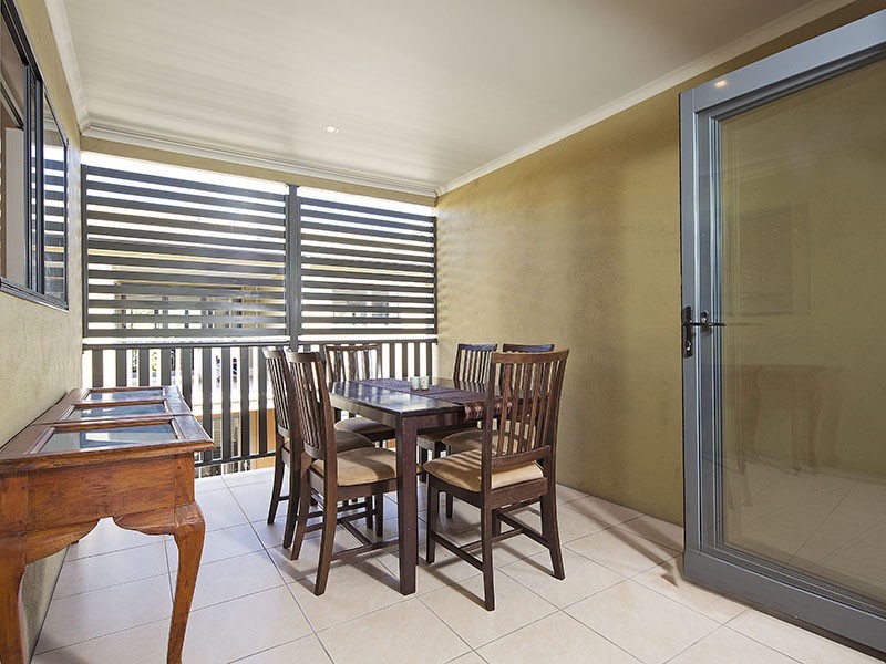 2/11 Temple Street, Coorparoo QLD 4151