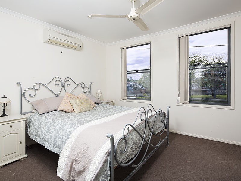 2/11 Temple Street, Coorparoo QLD 4151