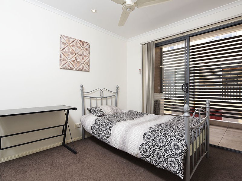 2/11 Temple Street, Coorparoo QLD 4151