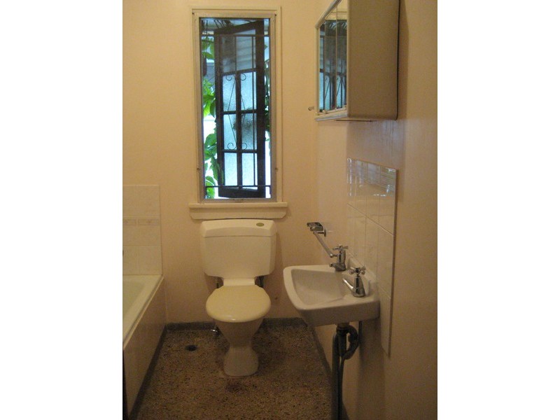 43 Woodrow Drive, Coorparoo QLD 4151