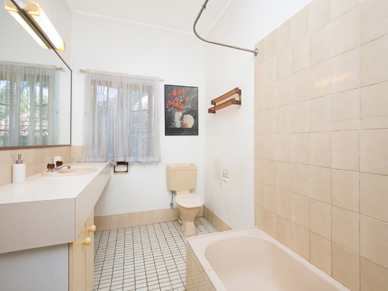 110 Chatsworth Road, Coorparoo QLD 4151