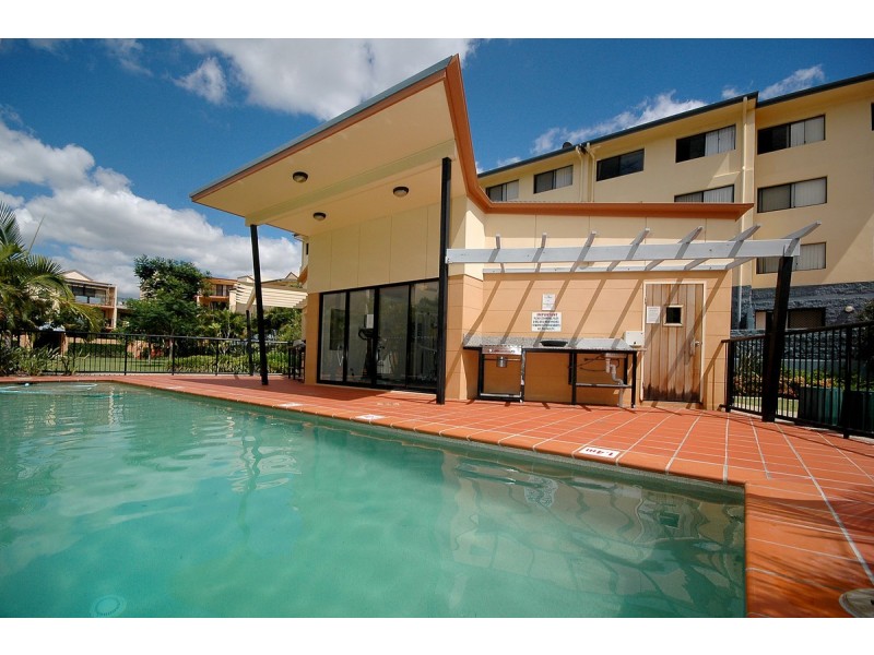 33/55 Harries Road, Coorparoo QLD 4151