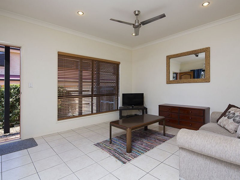 2/33 Pembroke Street, Carina QLD 4152