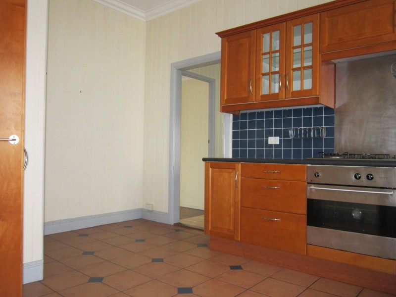 7 Galway Street, Greenslopes QLD 4120