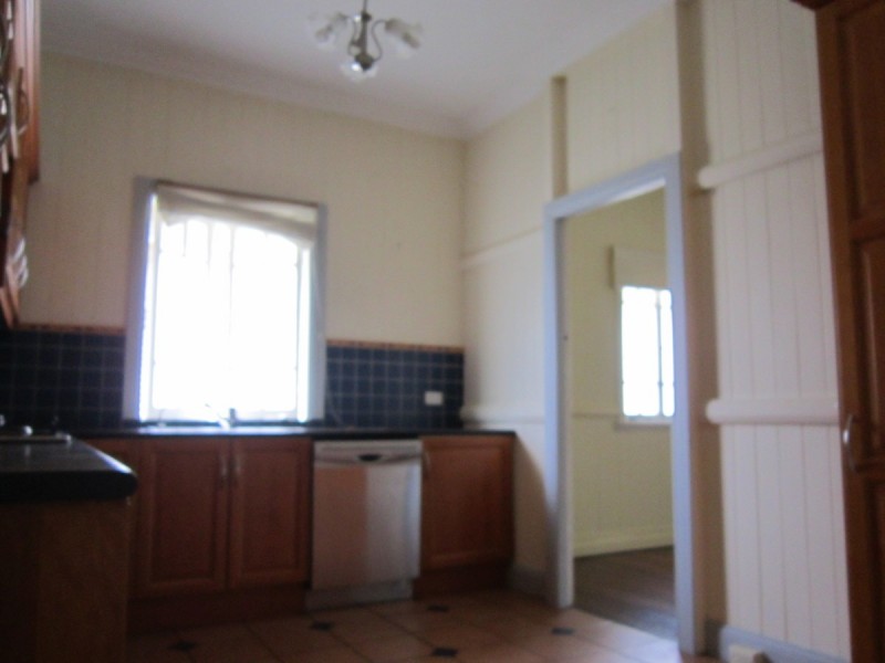 7 Galway Street, Greenslopes QLD 4120