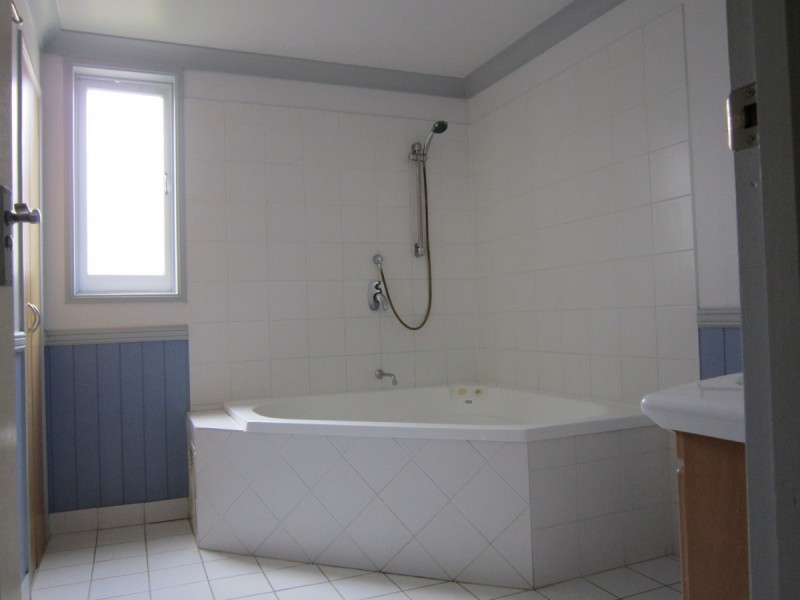 7 Galway Street, Greenslopes QLD 4120