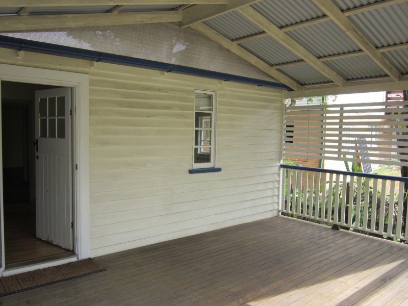 7 Galway Street, Greenslopes QLD 4120