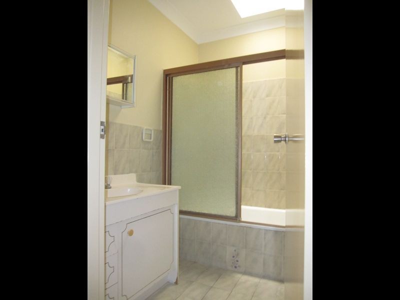 8/18 Rolle Street, Holland Park QLD 4121