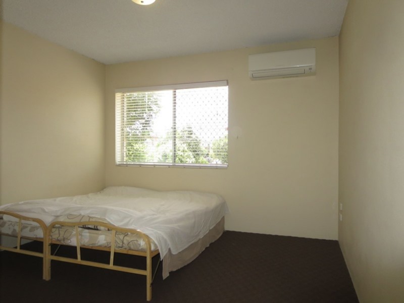 1/32 Macaulay Street, Coorparoo QLD 4151