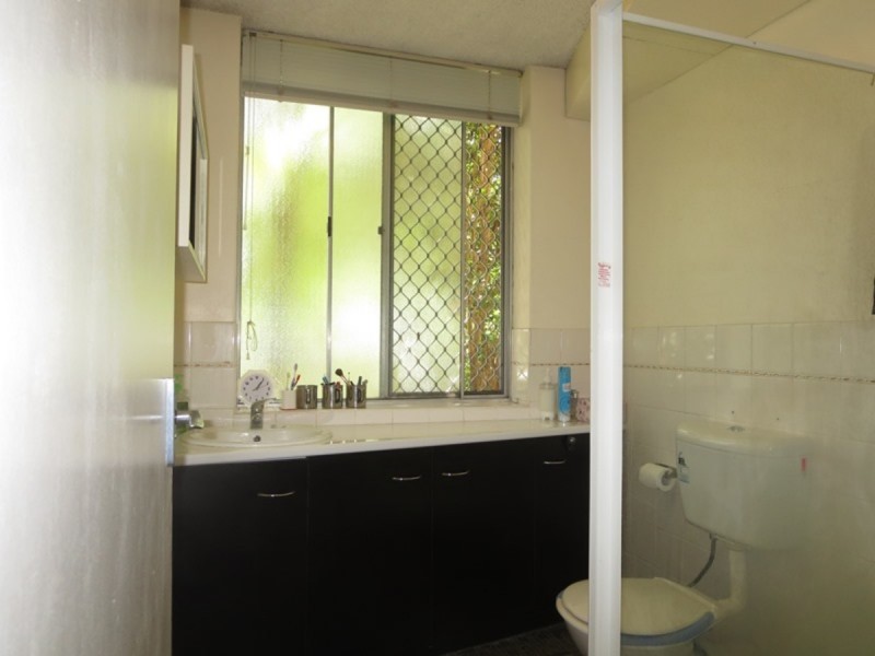 1/32 Macaulay Street, Coorparoo QLD 4151