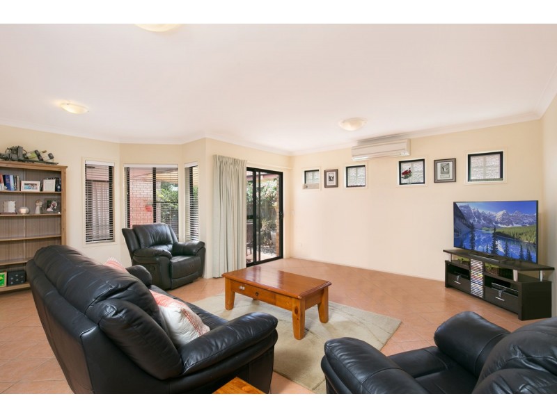 7 Ensign Street, Carindale QLD 4152