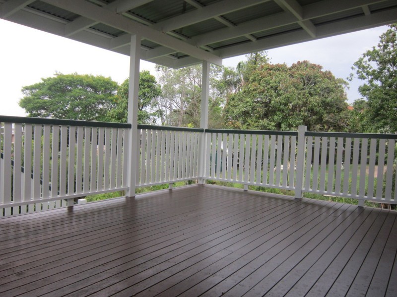 16 Nicholson Street, Greenslopes QLD 4120