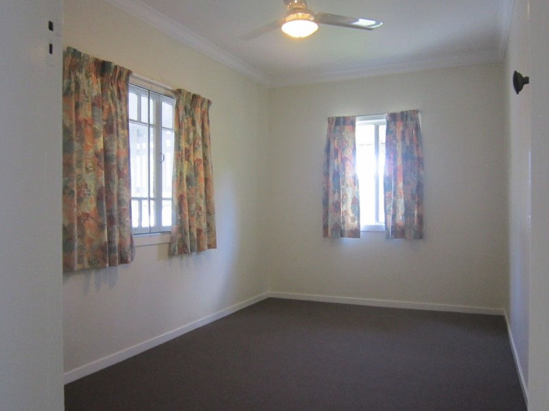 16 Nicholson Street, Greenslopes QLD 4120