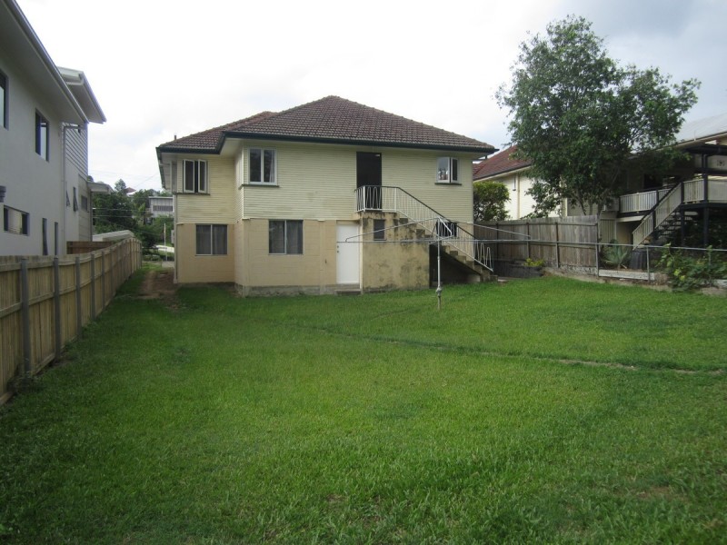 43 Greens Road, Coorparoo QLD 4151