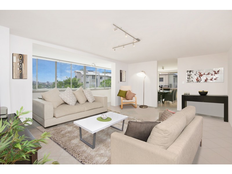 4/84 Norman Crescent, Norman Park QLD 4170