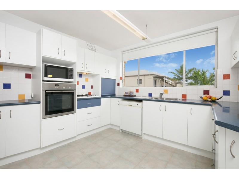 4/84 Norman Crescent, Norman Park QLD 4170